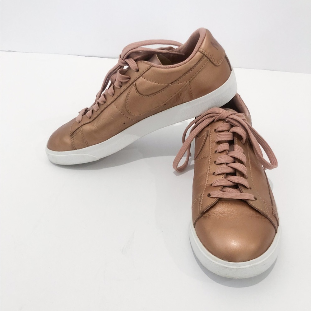 Nike Sneaker - image 4